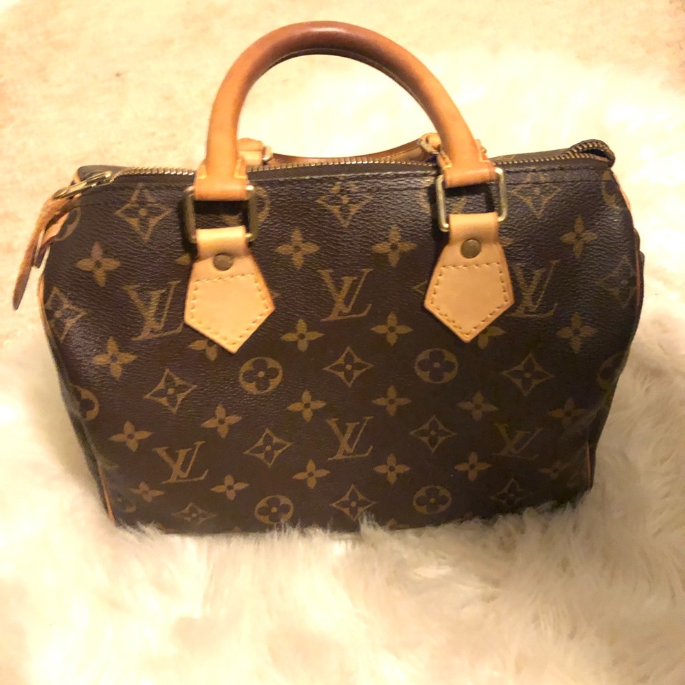 Authentic Louis Vuitton speedy 25